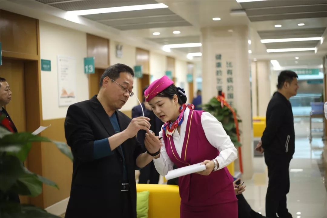 三亚24小时套医保卡(北京医保卡使用指南)